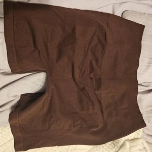 Alphalete amplify shorts